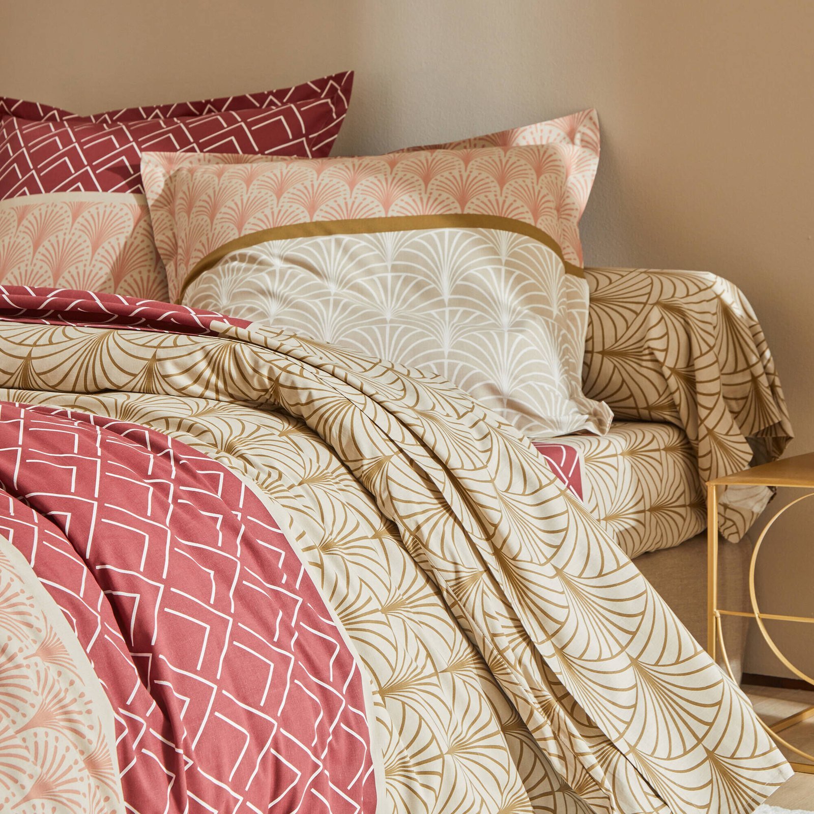 Colombine Linge de lit Eddy en coton à motifs graphiques – Image 2