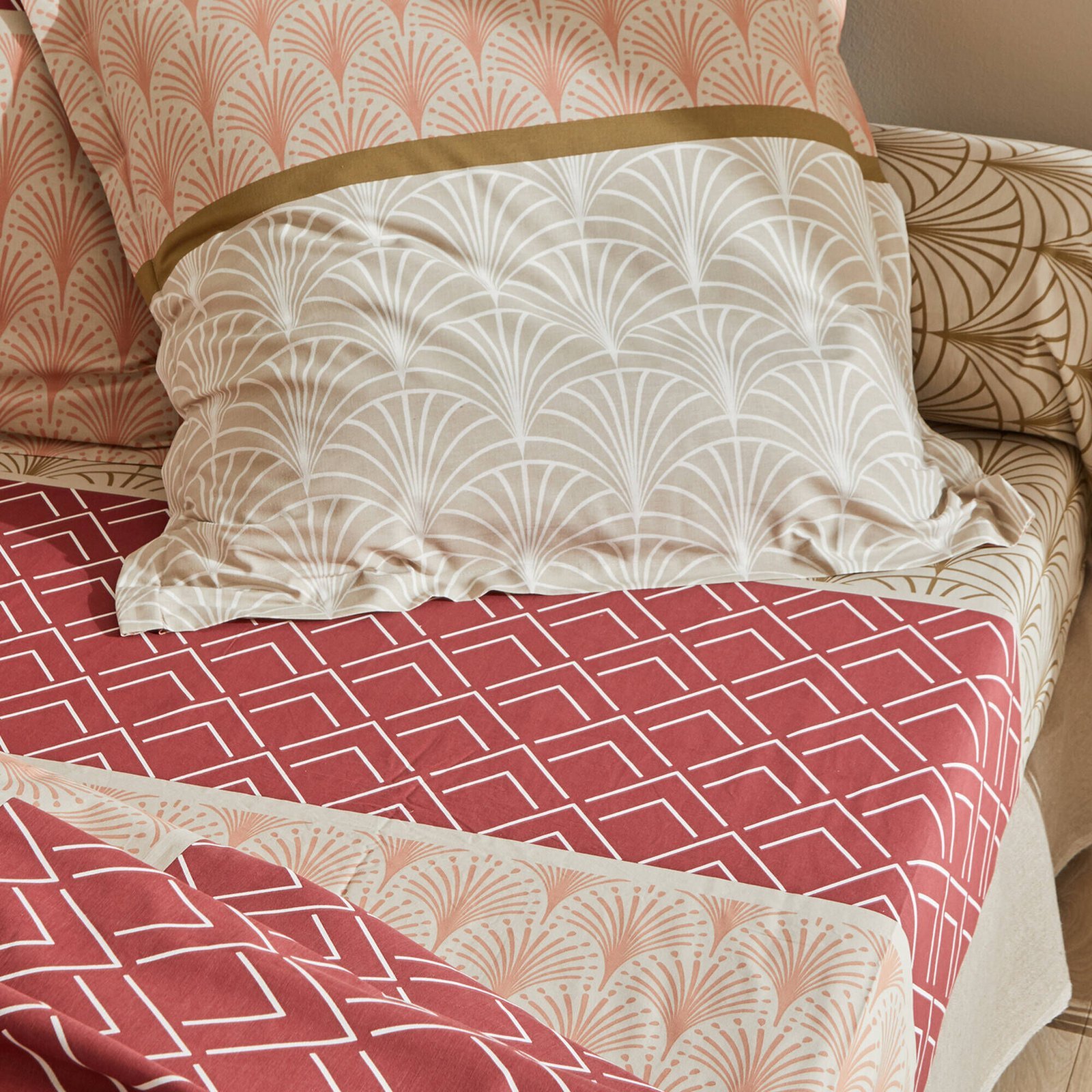 Colombine Linge de lit Eddy en coton à motifs graphiques – Image 6